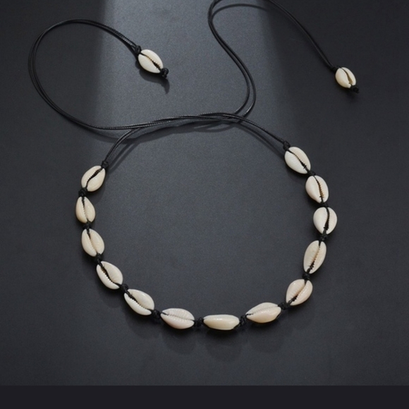 Super Cute and Beachy Shell Necklace in Black - Picture 2 of 9